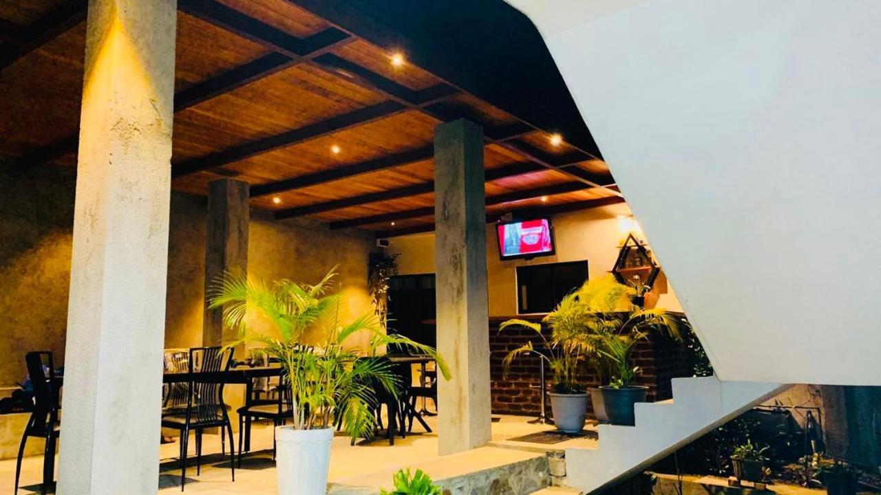Villa Sole Kandy Luaran gambar